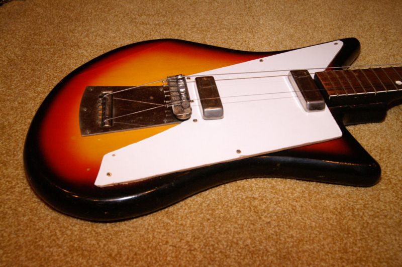 Одесские гитары. Электрогитара 70 х годов. Одесские гитары. Бас гитара одесса. Гитара одесская.