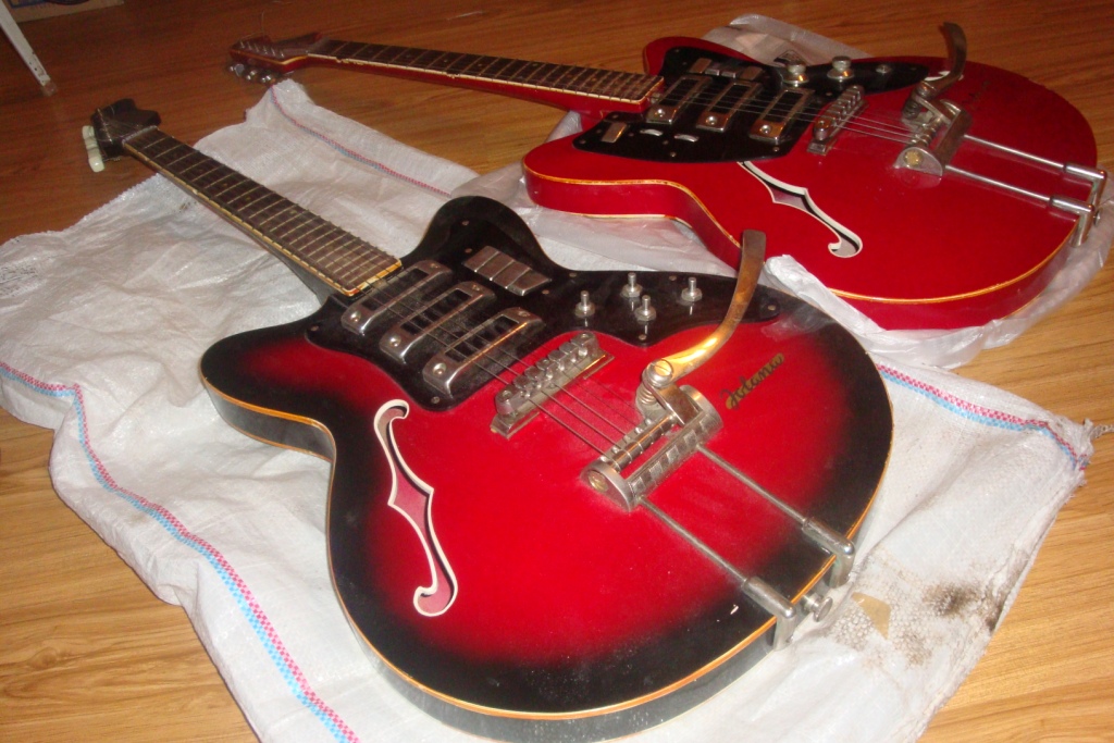 Советские гитары: Форумы / Гитары Соцлагеря / Две с ларца, почти ...