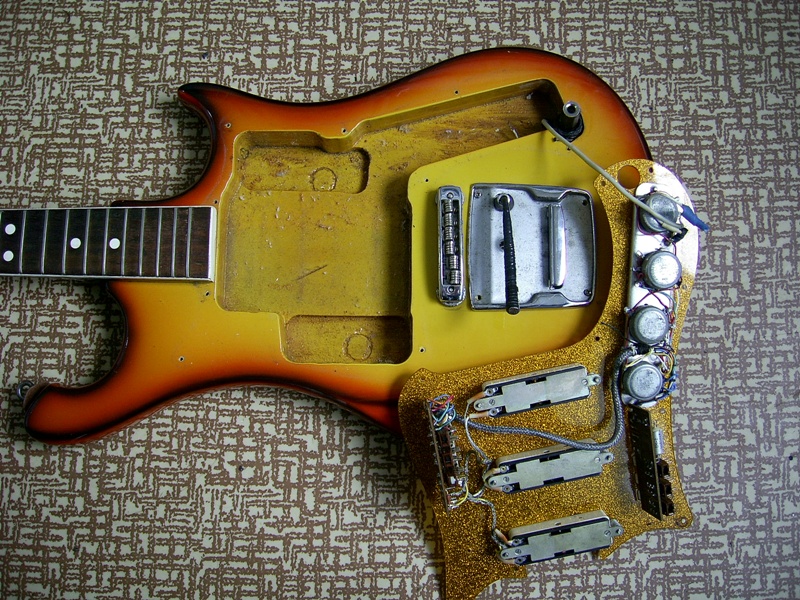 Советские гитары: Контент / Гитары электрические / "Аэлита" из Борисова