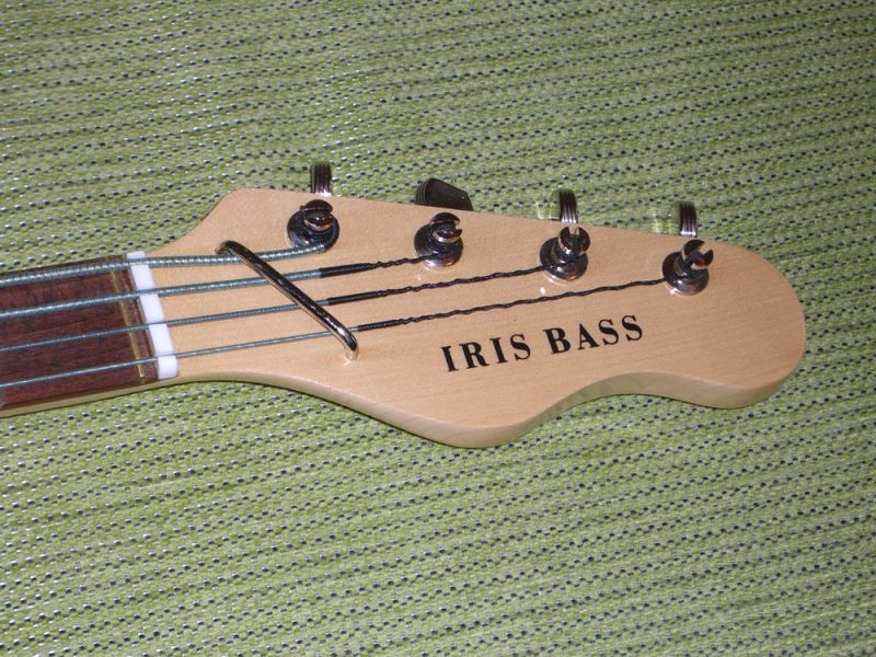 Bass москва. Jolana Iris гитара. Jolana Iris Bass. Jolana Rubin Bass. Бас гитара Jolana Galaxis Bass.