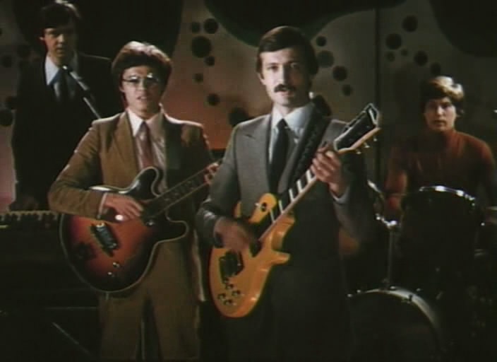 Песня а. Дом два берега. Кф берег музыка. Кф берег музыка. Кф берег музыка.