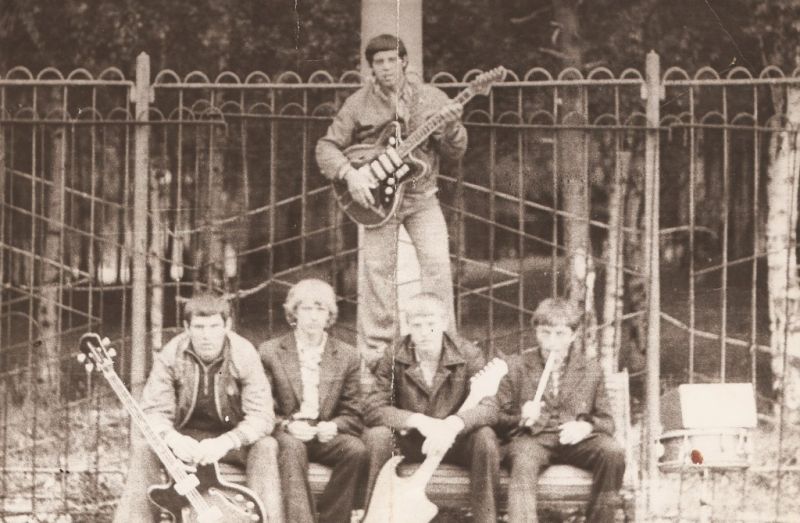 60е ссср молодежь. молодежь клеш 70-е ссср. молодежь 1975. парк горького казань 1975 год. журнал юность обложка.